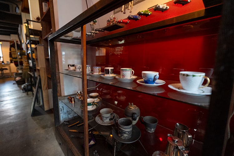 アンティークな小物や家具